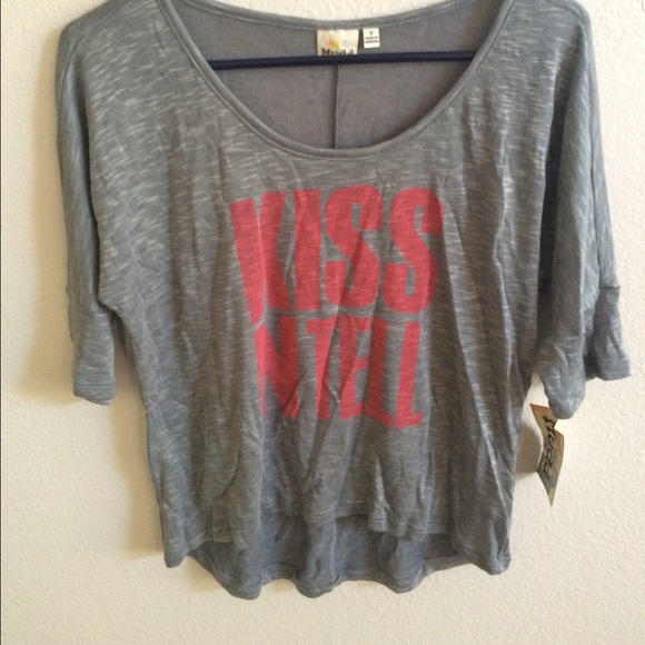 Kiss n tell shirt
