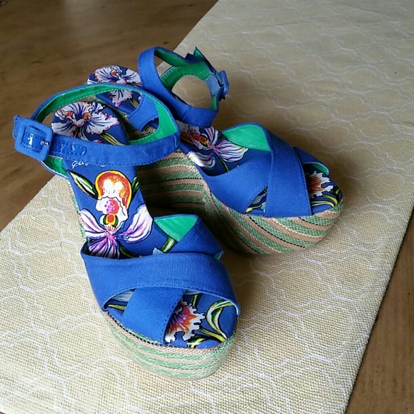 Ed Hardy platform sandal