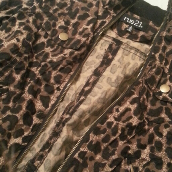 Cheetah jacket. - Picture 2 of 4
