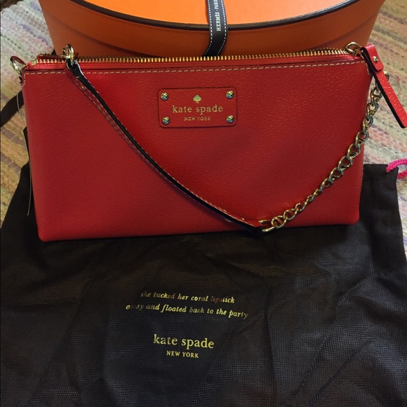 kate spade Handbags - 1 hr Sale!! A perfect gift! Kate Spade handbag