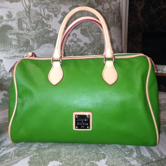 Authentic Dooney & Bourke Classic Satchel Purse.