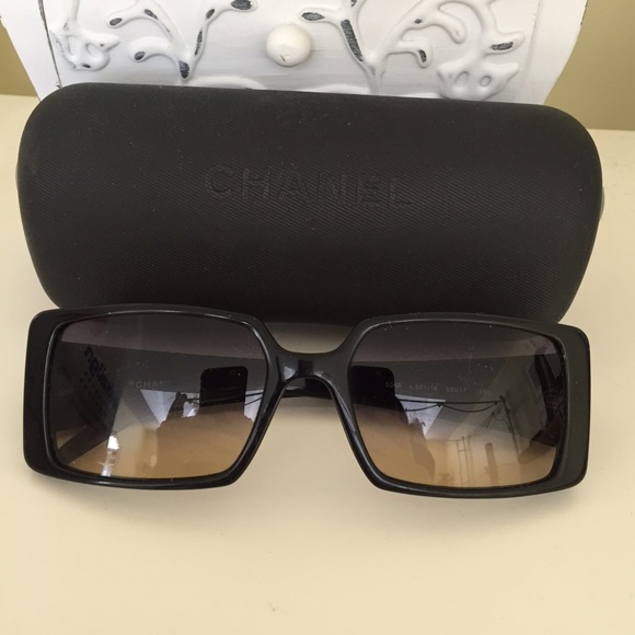 CHANEL Accessories - Chanel sunglasses with case