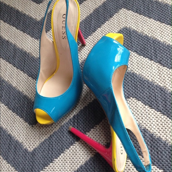 🎉Host Pic Sale🎉 Guess Peep Toe Sling Backs