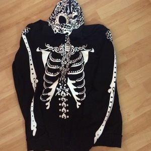 Skull sweater