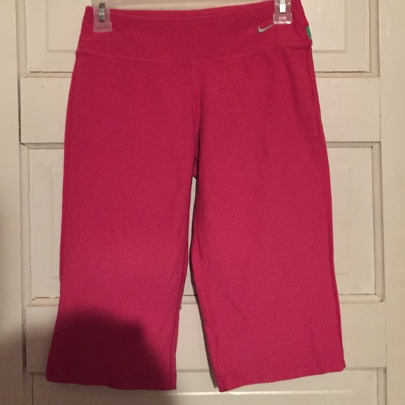 Nike dry fit capris