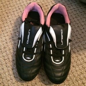 UMBRO SOCCER CLEATS