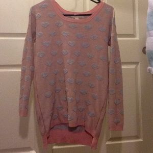 Pink shirt w/ grey heart shaped pattern