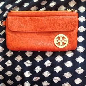Tory burch clutch