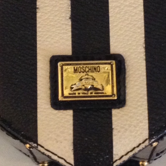 Authentic RARE MOSCHINO Heart Bag Purse - Picture 4 of 4