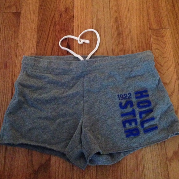Hollister cut off shorts small