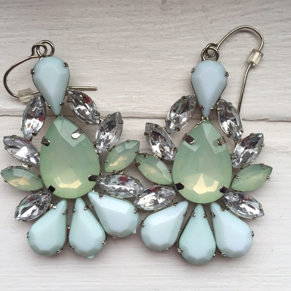Ann Taylor drop earrings