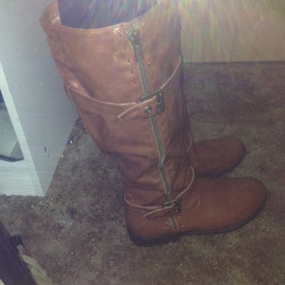 below the knee brown boots