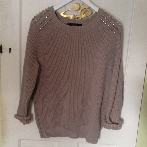Spiked shoulder knit sweater. - Picture 1 of 3