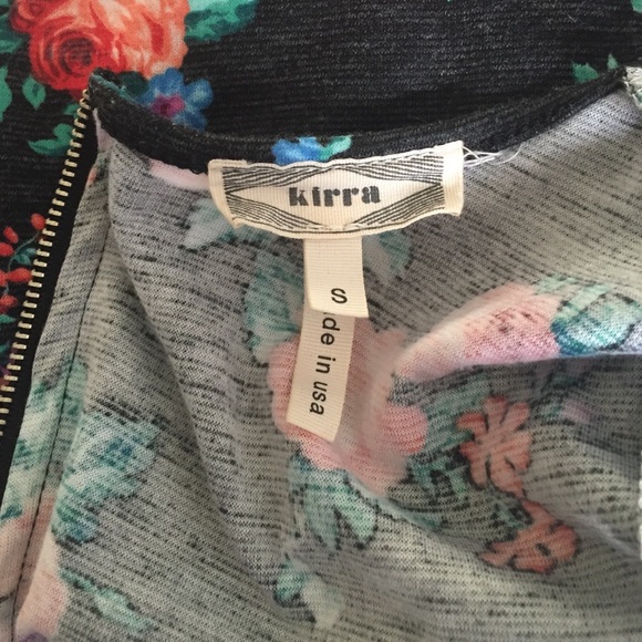 💙Kirra Floral Ponte Zipper Back Top size S💙 - Picture 4 of 4