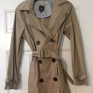 Gap trench coat