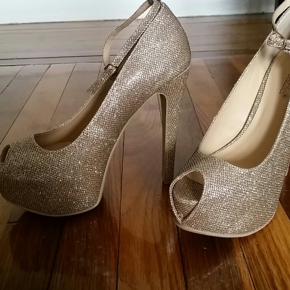 Peep toe stilettos - Picture 2 of 3