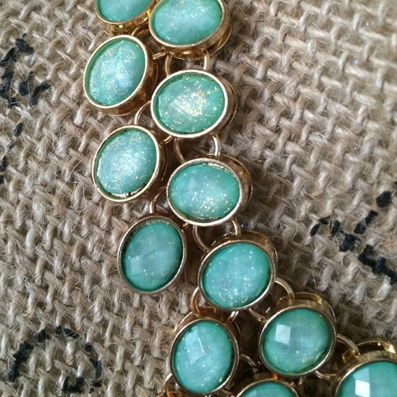 Gold and mint green bib necklace & earring set - Picture 2 of 6