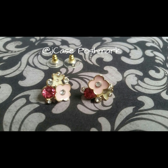 (LOWEST-PRICED) Quality Crystal flowers Earrings