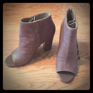 Tan leather peep toe heels. Purchased at Nordys.