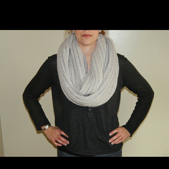 Thick knit scarf