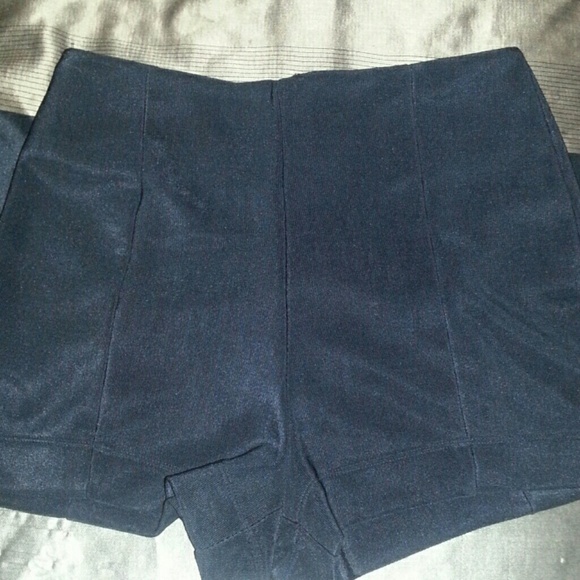 FOREVER 21 XS BLACK HIGH WAISTED SHORTS