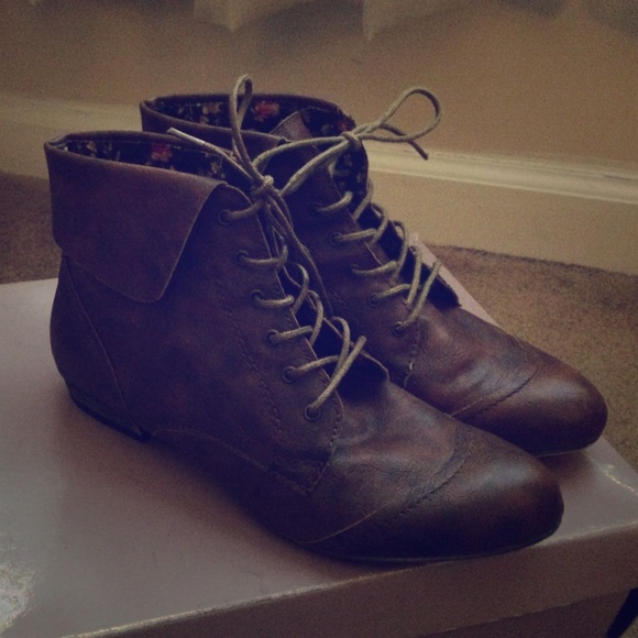 Jordyn 2 Boots from Bakers.