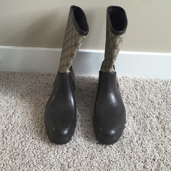 Gucci Shoes - NWOT Gucci Prato flat rain boots