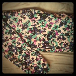 ❌sold in bundle❌ Floral pants