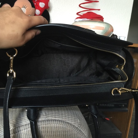 ❌SOLD❌ Michael Kors Selma - Picture 2 of 4