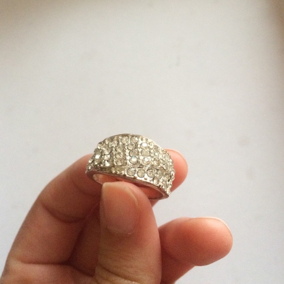 Beautiful ring - Picture 2 of 2