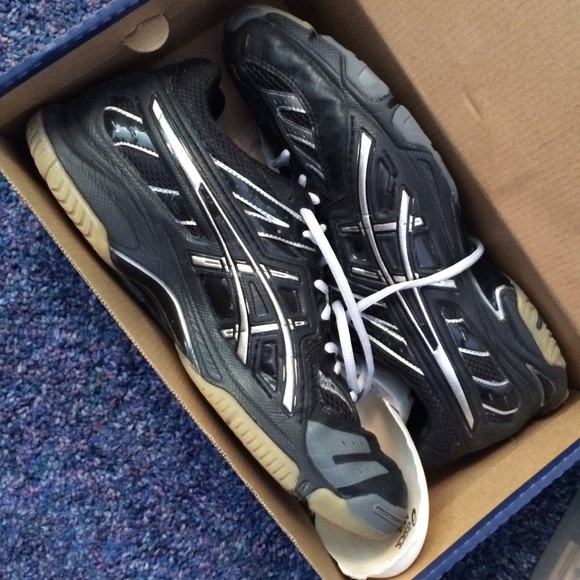 Asics volleyball shoes