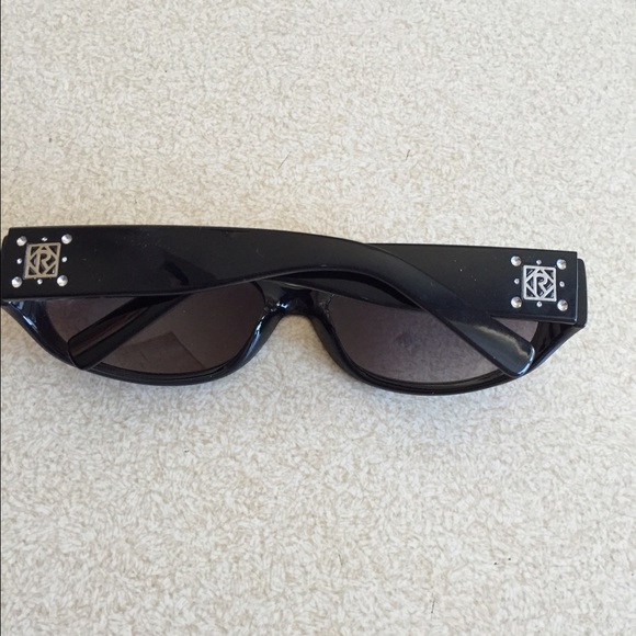 ❌Sold❌Relic Sunglasses - Picture 3 of 3
