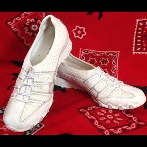 Women's Sassy Heirloom Wedge Heel Skechers