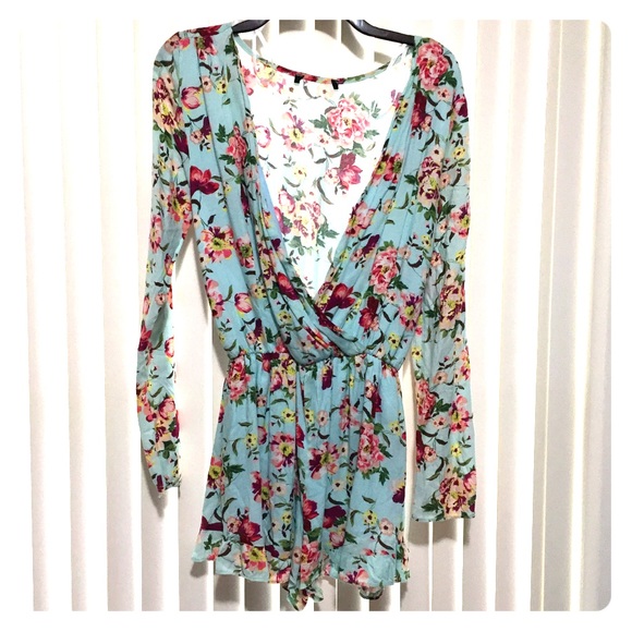 Beautiful floral romper!