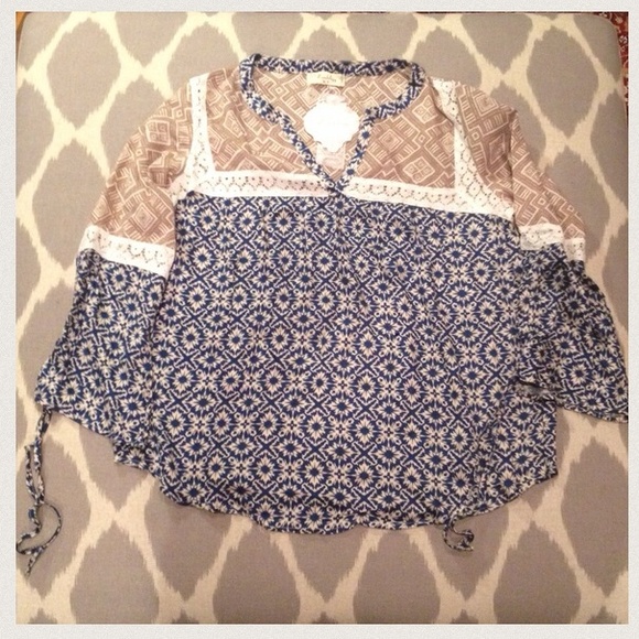 🎉BUNDLED!🎉💝#SAAM Sale!💝 NWT peasant top - Picture 3 of 3