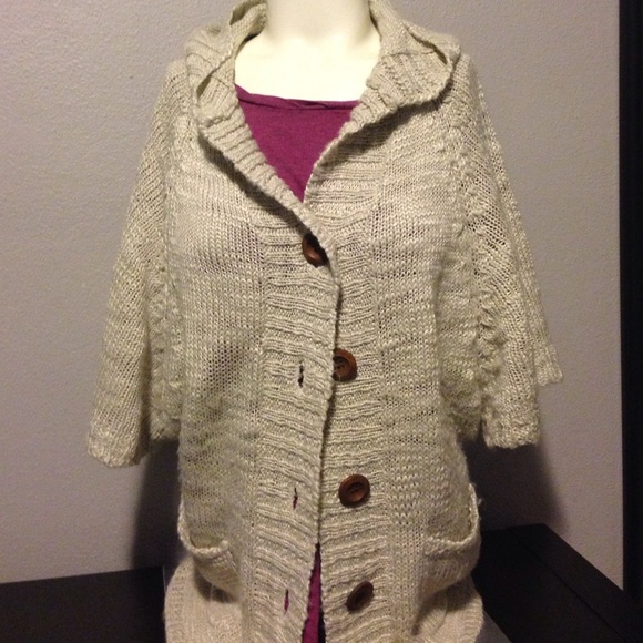 Super soft cream colored hoodie sweater