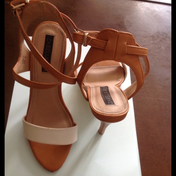 Nude Heels/sandals with white strap