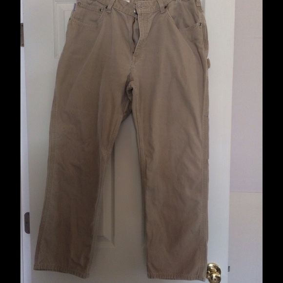 Ladies carhart carpenter jeans.