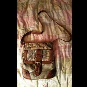 camo purse