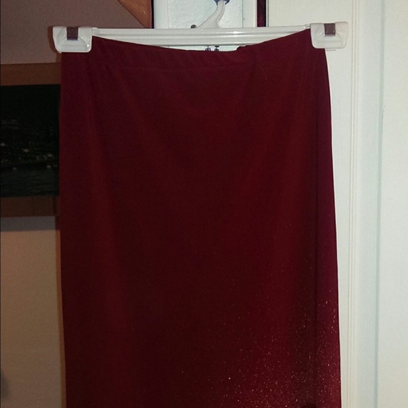❌Sold❌Petite Long Skirt and Top - Picture 4 of 4