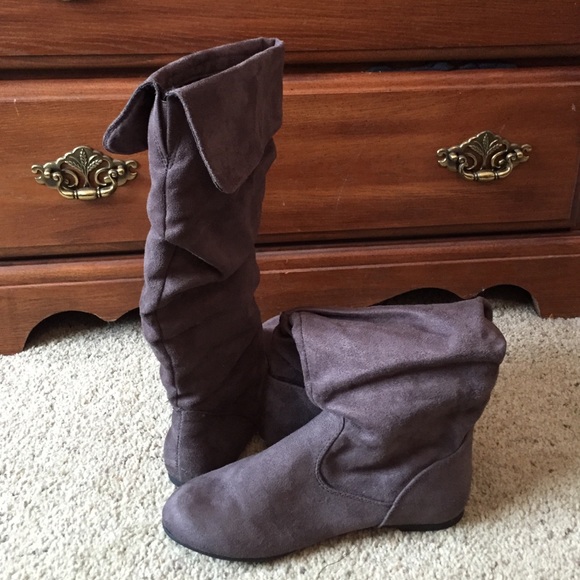 ‼️SOLD‼️ Boots - Picture 2 of 3