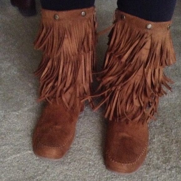 Brown fringe moccasins size 5