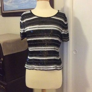 LAST CHANCE Blk/wht silver striped sequined top M