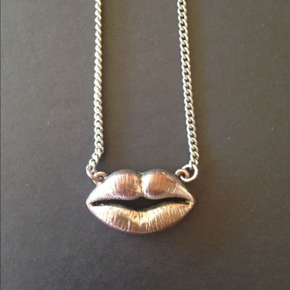 Faux Gold Lip Necklace