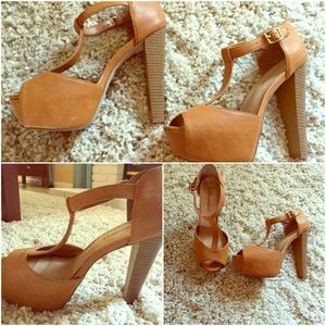 Women's open toed pumps