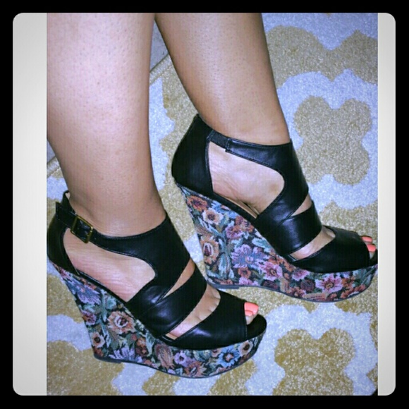 Vintage Style: BoHo Chic Clogs