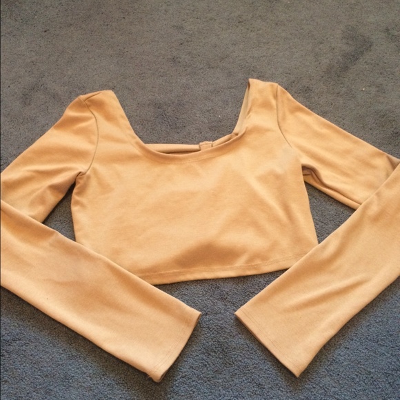 Long sleeve crop top
