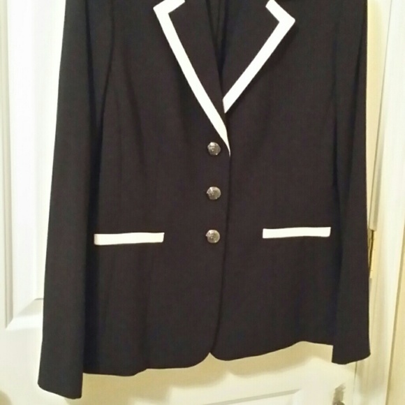 Navy/Ivory Kerstin jacket with three buttons - Picture 2 of 4