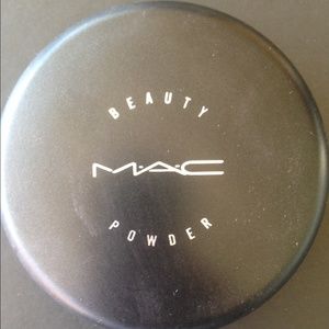 MAC Cosmetics Beauty Powder