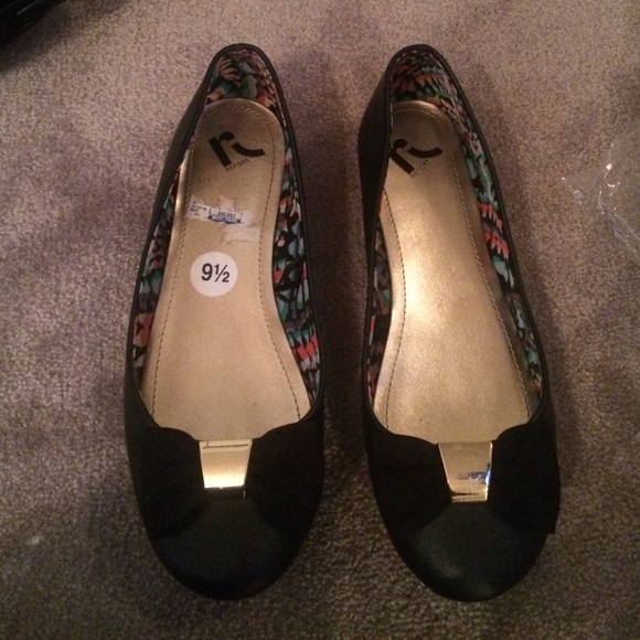 Black flats!